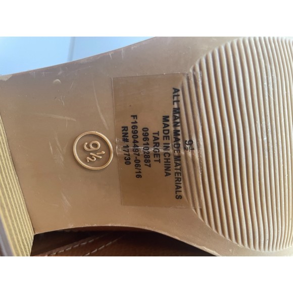 Mossimo Brown pull-on Block Heel Ankle Boots Size 9.5 US - Picture 11 of 11